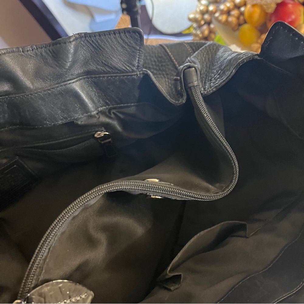 Coach - Picture 6 of 6